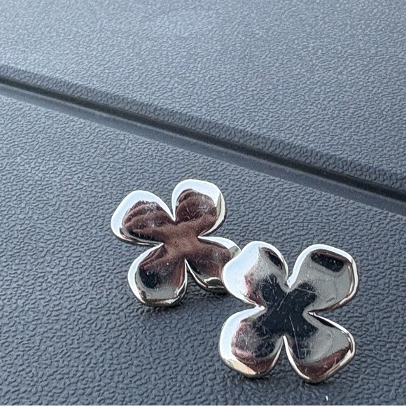 Ann Taylor Silver Tone Clover Shamrock Stud Earrings Classic - Picture 5 of 5